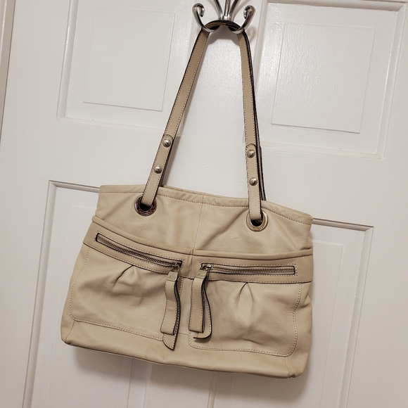 B.MAKOWSKY Handbags - B.MAKOWSKY Cream colored leather shoulder …